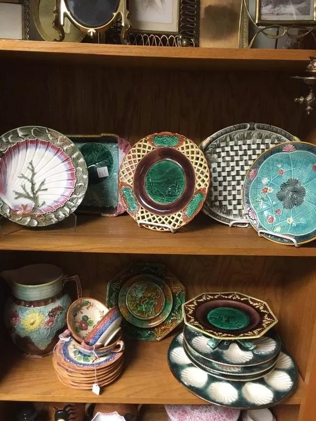 Antique Gallery