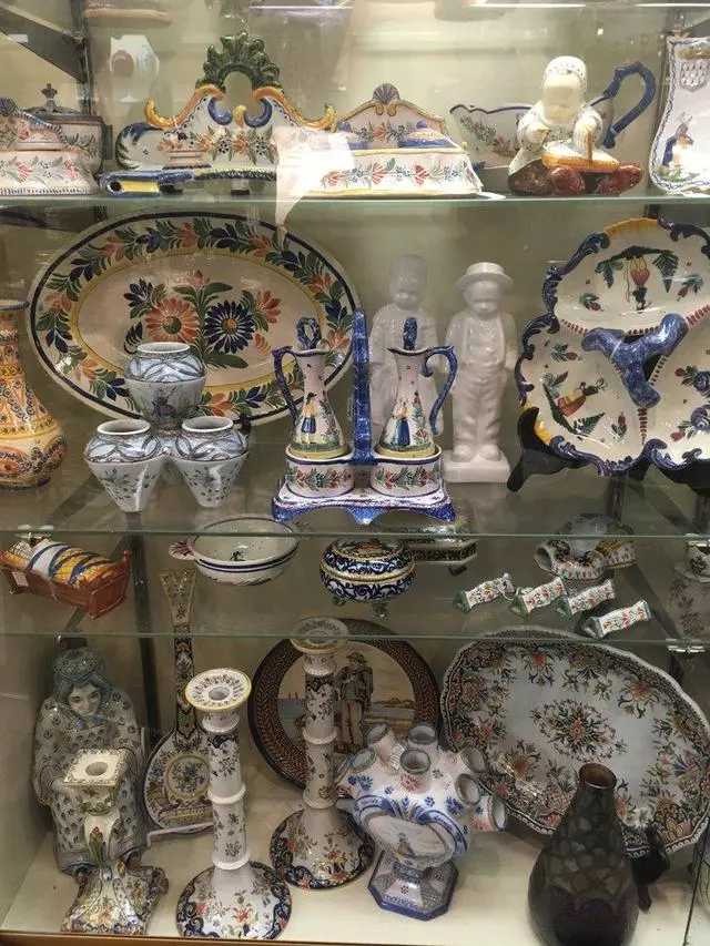 Antique Gallery