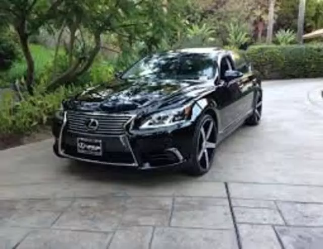 1 Luxury Limousine