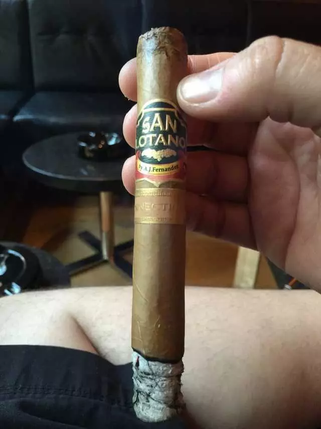 Ashton Cigar Bar