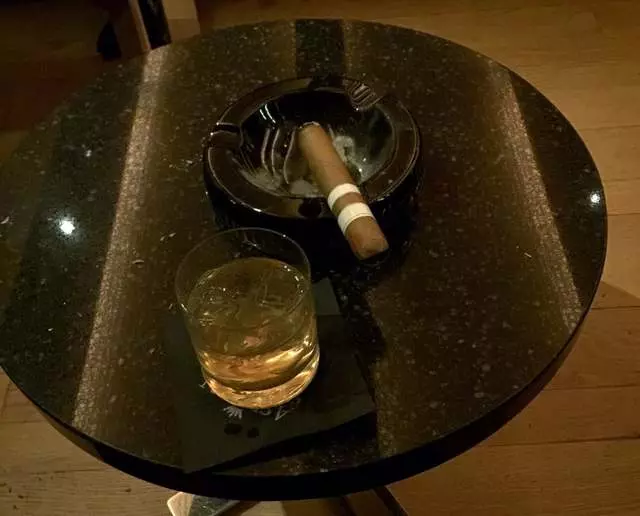 Ashton Cigar Bar