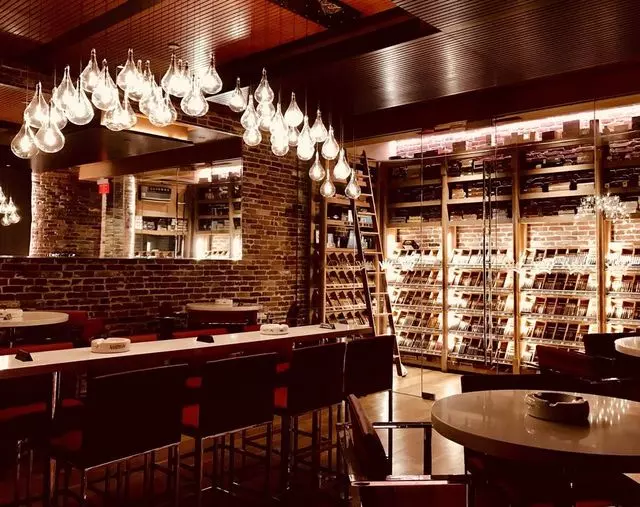 Ashton Cigar Bar