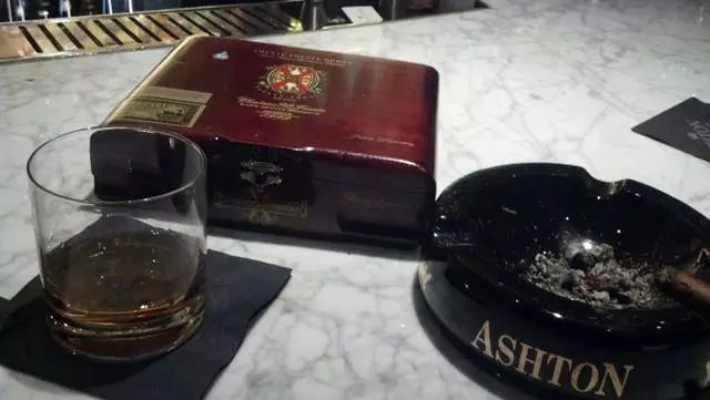 Ashton Cigar Bar