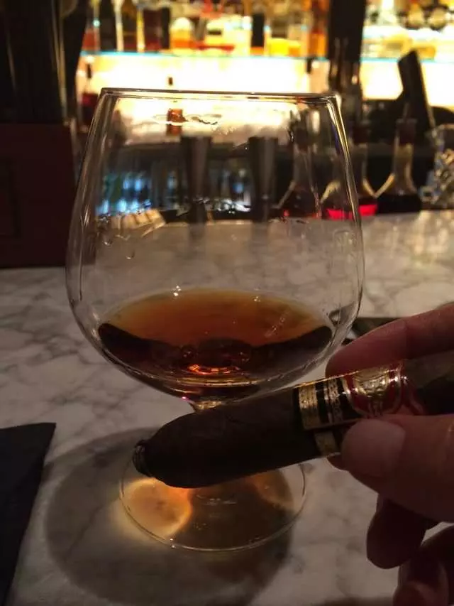 Ashton Cigar Bar