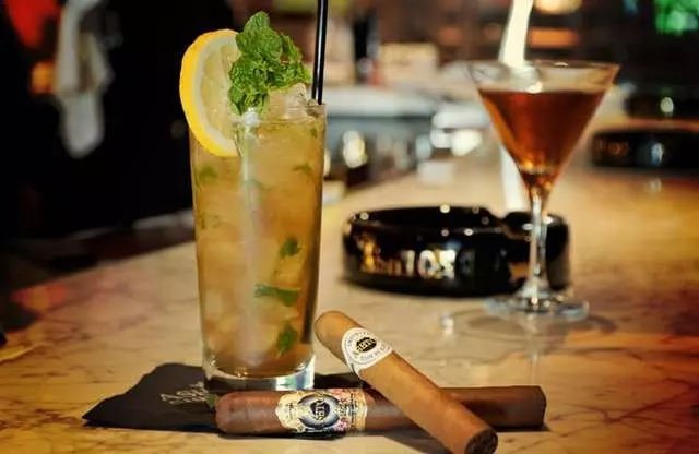Ashton Cigar Bar