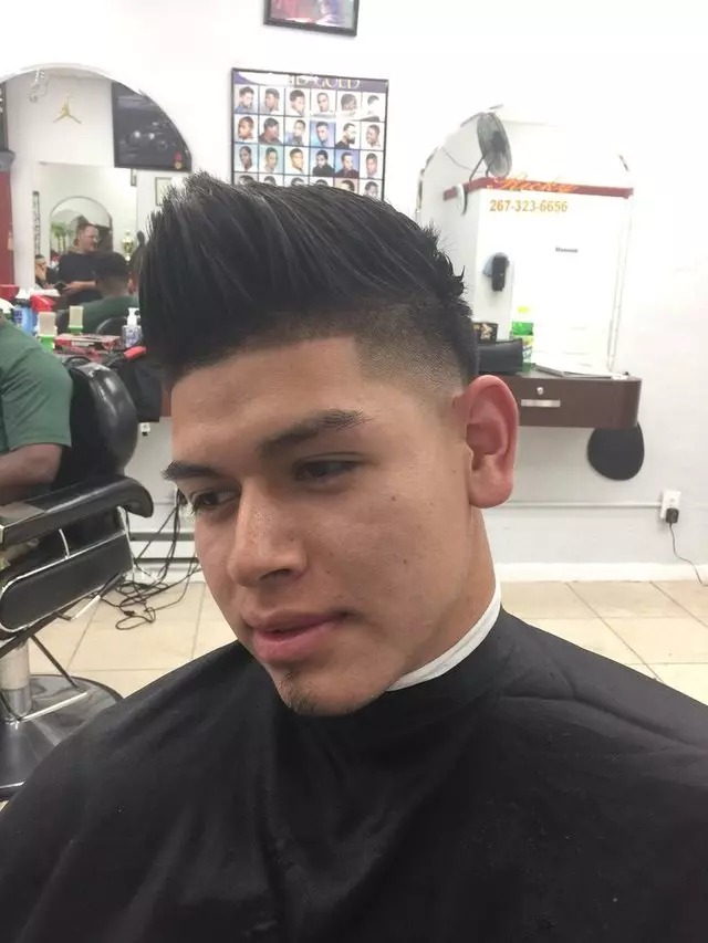 D Clasicos Barber Shop