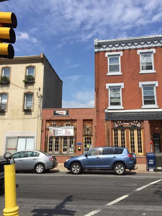 Amalgam Comics & Coffeehouse