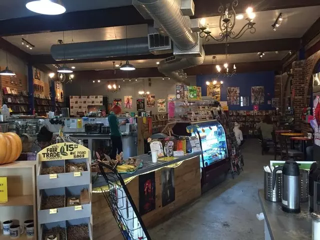 Amalgam Comics & Coffeehouse