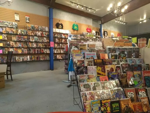 Amalgam Comics & Coffeehouse