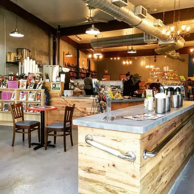 Amalgam Comics & Coffeehouse