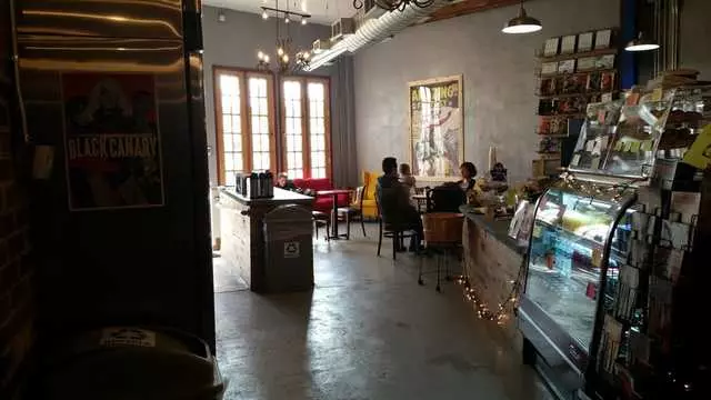 Amalgam Comics & Coffeehouse