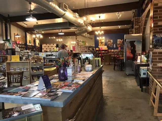 Amalgam Comics & Coffeehouse