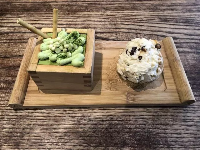A La Mousse