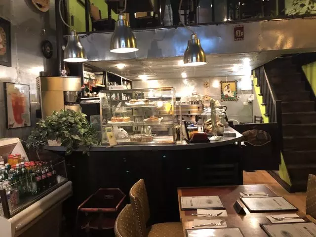 Almaz Cafe