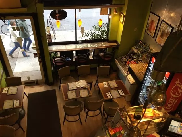 Almaz Cafe