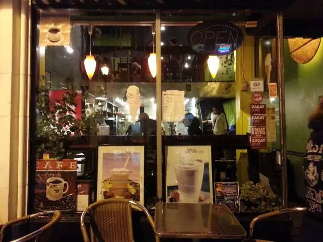 Almaz Cafe