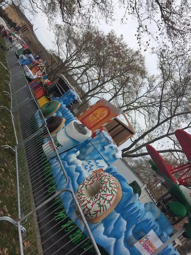6ABC Dunkin Donuts Thanksgiving Day Parade