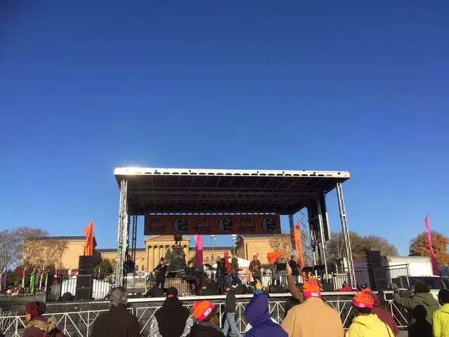6ABC Dunkin Donuts Thanksgiving Day Parade