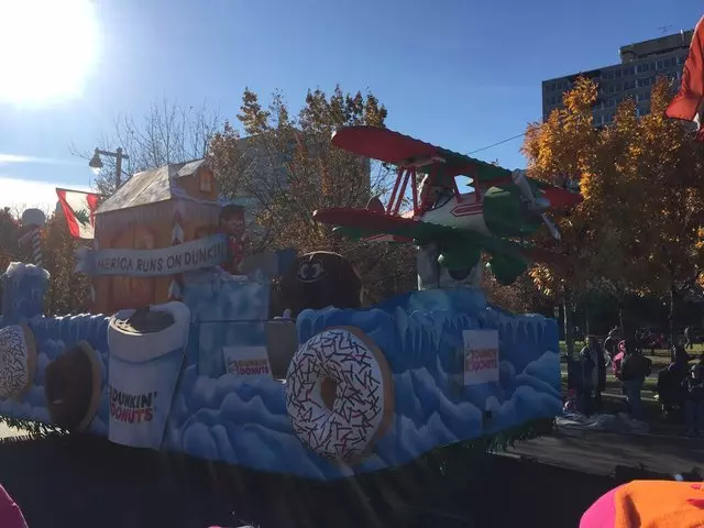 6ABC Dunkin Donuts Thanksgiving Day Parade