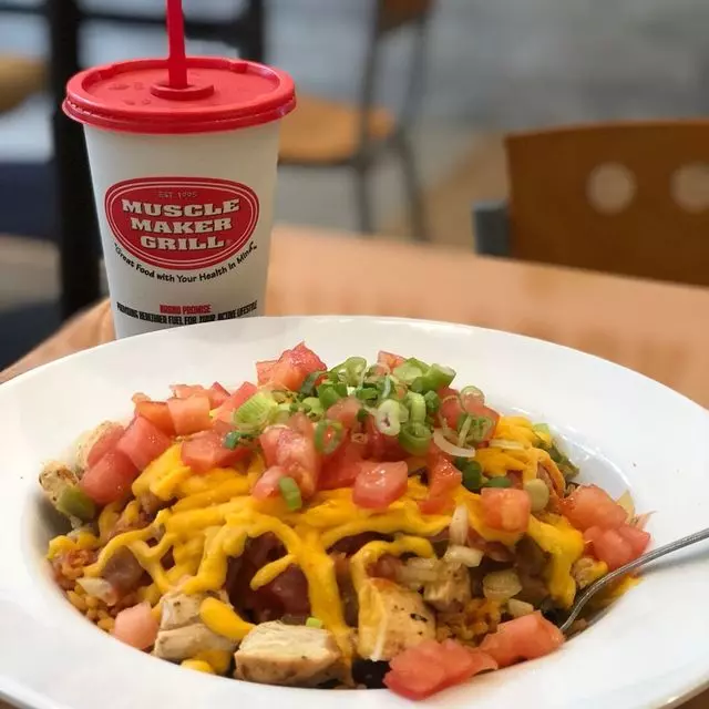Muscle Maker Grill