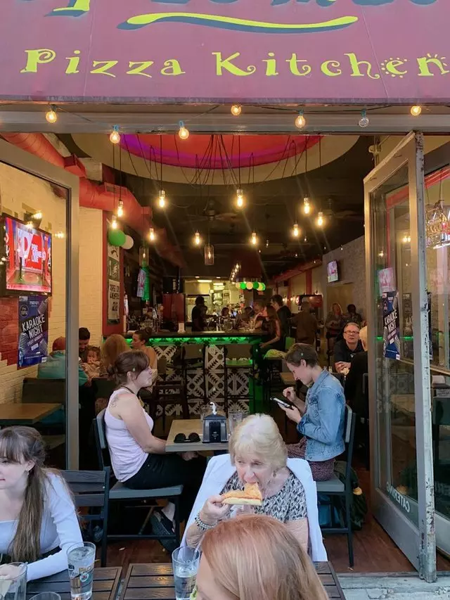 Top Tomato Bar & Pizza
