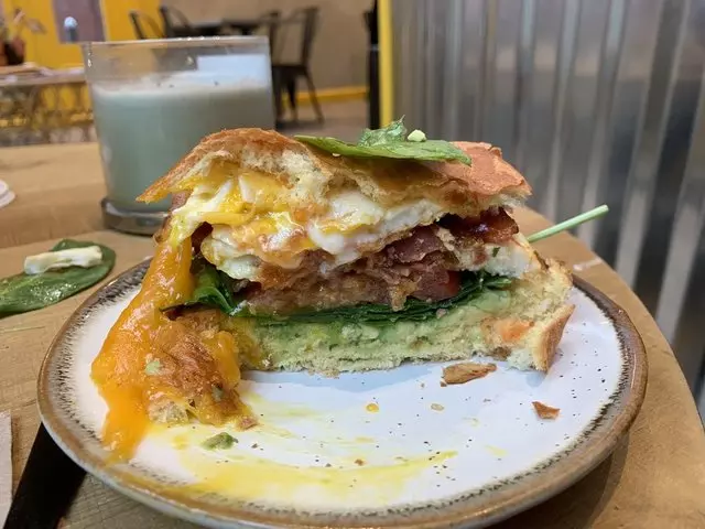 Eggcellent Cafe