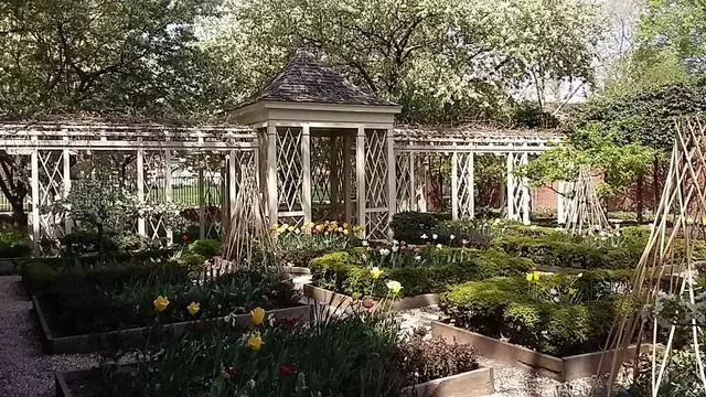 18th Century Garden