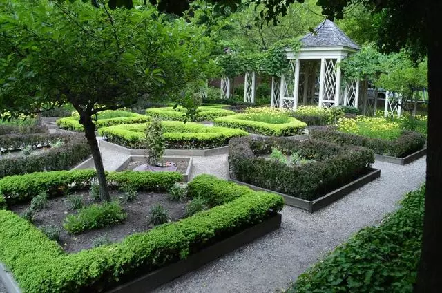 18th Century Garden