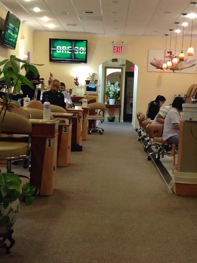 Ann’s Nail Salon