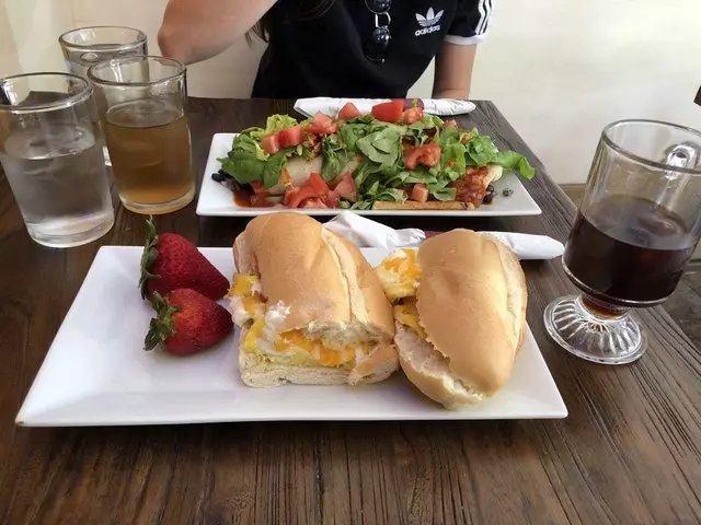 Avenue Cup Cafe