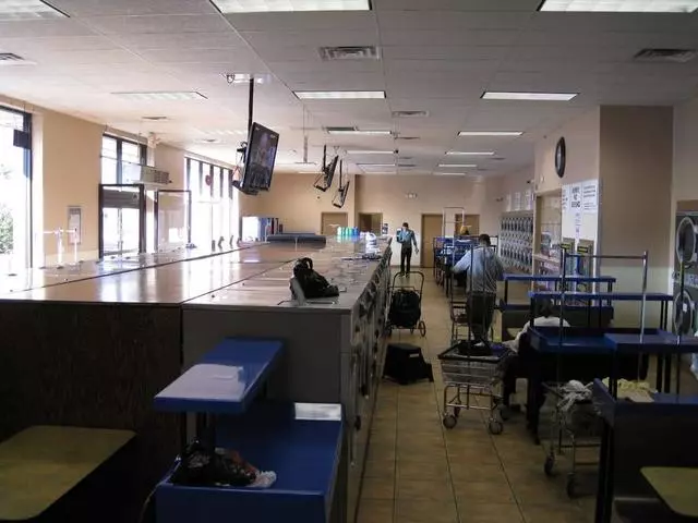 AAA Laundromat