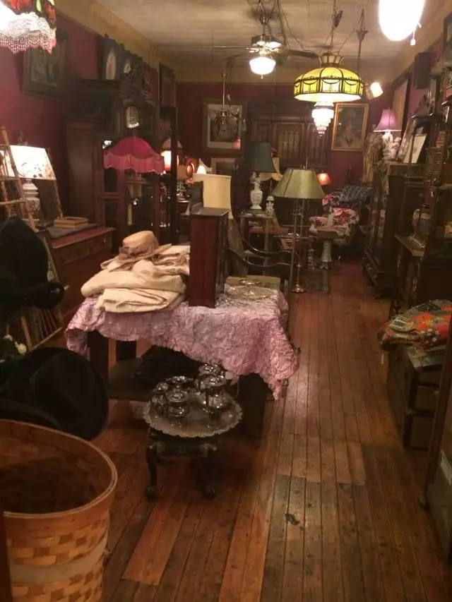 Anastacia’s Antiques