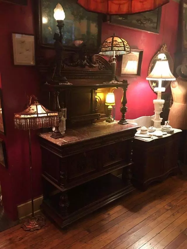 Anastacia’s Antiques