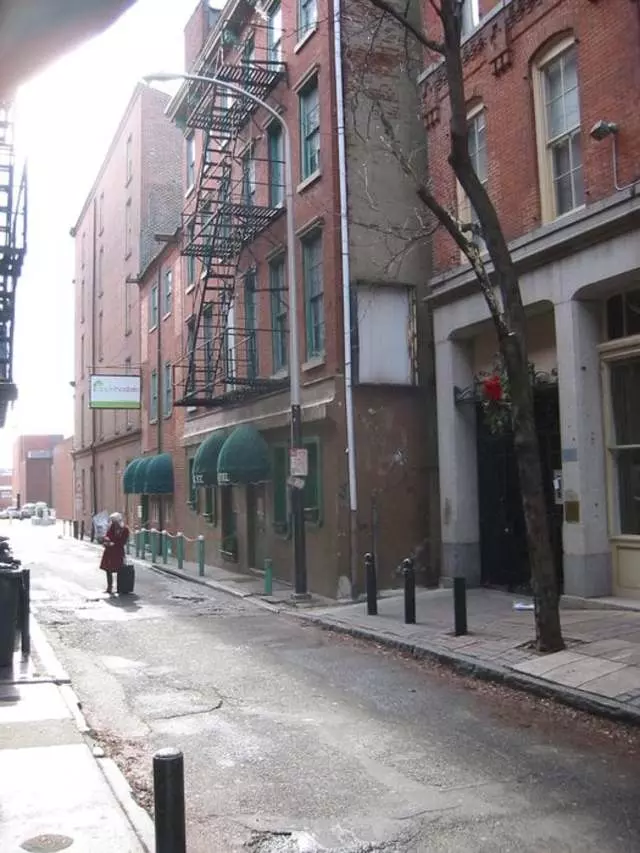 Apple Hostels